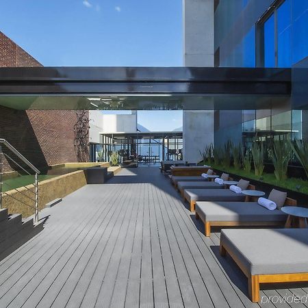 Fiesta Americana Monterrey Pabellon M. Eksteriør bilde The rooftop pool at the hotel