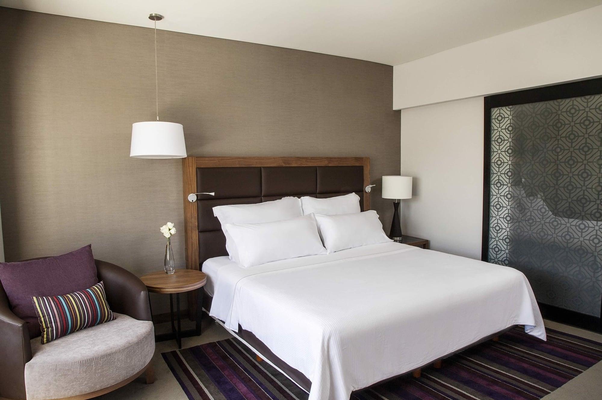 Fiesta Americana Monterrey Pabellon M. Eksteriør bilde A bedroom at the hotel