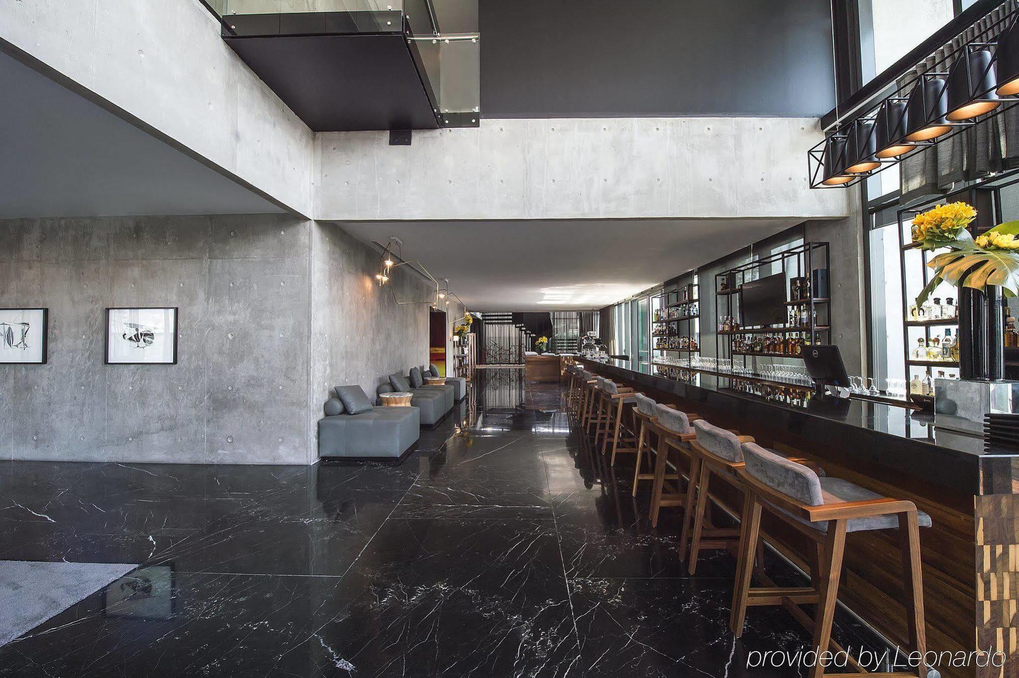 Fiesta Americana Monterrey Pabellon M. Eksteriør bilde The bar at the 1018